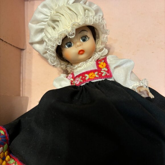 Madame Alexander Dolls (6) - Picture 8 of 9